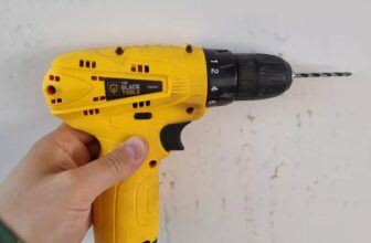 OS QUADROS NA PAREDE FINALMENTE 🔩 Parafusadeira Furadeira The Black…