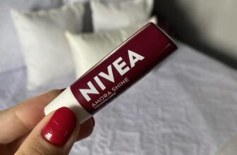 HIDRATA ESSA BOQUINHA RACHADA AÍ 💋 NIVEA Hidratante Labial 4,8g…