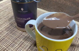 PRA QUEM GOSTA DE ENCARAR UM CHOCOLATIN QUENTE NO CALOR…