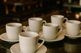 EU AMO XICARADELAS ☕️ Jogo Xícaras Com Pires Porcelana 12…