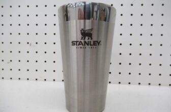 BEBIDA GELADA POR UM TEMPÃOOO 🧊 Copo Stanley Stainless Steel…