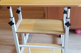 PRA VOCÊ TRABALHAR ENQUANTO ASSISTE TV NA SUA SALA Mesa portátil para sofá e cam…