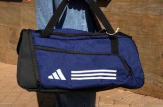 PRA QUEM CARREGA A VIDA NA BOLSA Mala Duffel Essentials Três Listras Adidas  DE …