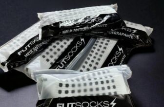 SÓ PRA JOGADOR CARO Meia Esportiva Futsocks Antiderrapante Cano Médio DE 39,90 |…