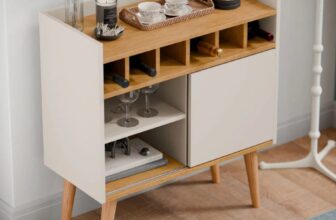 Aparador Buffet Pés Palito Retro Florença POR 158,31 https://www.magazinevoce.c…