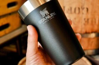 TEM QUE LEVAR NAS FESTINHAS DE FIM DE ANO Copo Térmico Stanley 473ml POR 57,76  …