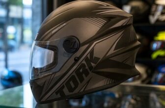 O FAMOSO: MELHOR GASTAR COM ISSO DO QUE COM CAIXÃO Capacete Moto Esportivo Fecha…