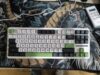 PROS GAMERS DE PLANTÃO! Teclado Mecânico Sem Fio Aula F87 Rgb – Branco DE 326 | …
