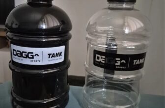 DUPLINHA ANTI DESIDRATAÇÃO  Kit com 2 Garrafas Galão de Água Dagg Tank 2L DE 59,…
