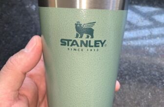 SÓ VOCÊ NÃO TEM ‍Copo Térmico Stanley 473ml DE 165 | POR 79Verde https://…