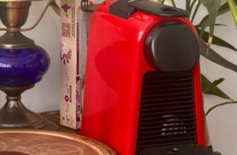 CAFÉZIN DO LADO DA SUA MESA Máquina de Café Nespresso Essenza Mini D30 Vermelha …