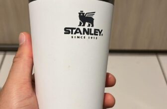 NEM SE PREOCUPA MAIS COM O GELO Copo Isolado Stanley 473 mL DE 119 | POR 71,28 R…