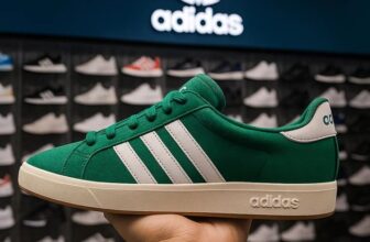PRA TU USAR NO NATAL IGUAL O GRINCH! Tênis Grand Court Base Suede adidas DE 399,…