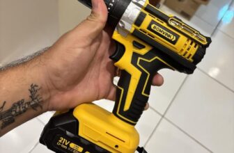 FURA TUDO Parafusadeira Furadeira a Bateria 12V Bateria Recarregável + Carregado…