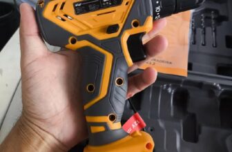 Parafusadeira e Furadeira à Bateria WAP + Maleta e Kit 11 Acessórios DE 179 | P…