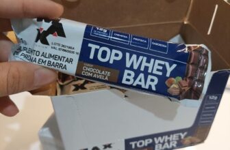 PRA TE AJUDAR NAS METAS Max Titanium Top Whey Bar 12 Unidades Chocolate com Avel…