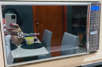 SUA COMIDA QUENTINHA Micro-ondas Electrolux 27L DE 619 | POR 499,84 no Pix ou 52…