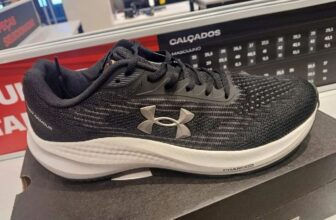 PREÇO BOM DEMAISSSSS Tênis Charged Starlight SE Under Armour DE 379 | POR 149,99…