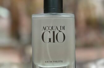 Armani Beauty, Acqua di Giò Eau de Toilette 100ml DE 819 | POR 445 em 9x CUPOM:…