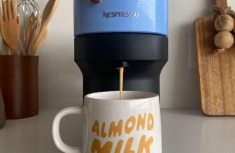 CAFÉZIN É ESSENCIAL PRA VIDA Cafeteira Espresso Nespresso Vertuo Pop Azul Pacífi…