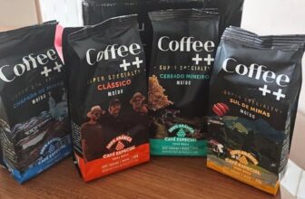 CAFÉ = COMBUSTÍVEL Coffee Mais Torrado e Moído, 4 Pacotes: 1 Clássico + 1 Chapad…