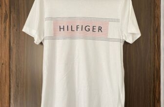 MONTANDO O KIT DO FIM DE ANO? Camiseta Tommy Hilfiger Brand Love Chest Tee POR 1…
