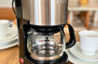 CAFÉ NÃO PODE FALTAR Cafeteira Elétrica Arno Perfectta 600ml – 127/220v DE 102,9…