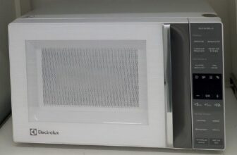 QUEBRAR O GELO DA MARMITA NÉ FI?! Micro-ondas Electrolux 23L Efficient DE 659 | …