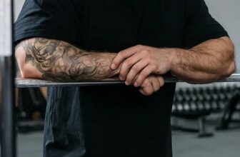 OVERZINHA PRA MANTER A ESTILEIRA Camiseta Oversized POR 27,60 https://meli.la/2Q…