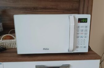 GRANDÃO! Micro-ondas 33L Philco Limpa Fácil 1400W 220V DE 551,98 | POR 496,75 at…