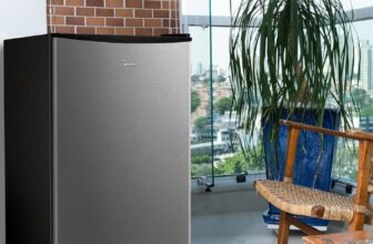 SEM PROBLEMAS DE ESPAÇO NO SEU FRIGOBAR NOVOFrigobar 93L INOX 127V Midea POR 839…