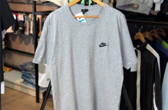 PRA TU ANDAR VIRGULADO SEM PARECER OUTDOOR Camiseta Nike Sportswear Club Masculi…