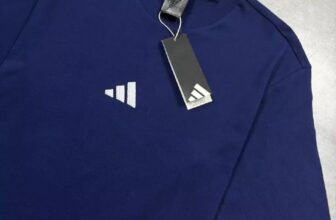 QUALIDADEEE DEMAIS Camiseta Essentials Small Logo adidas DE 109 | POR 69,99 CUPO…