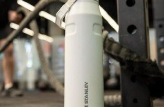 🧊 Garrafa Térmica Stanley Aerolight Fast Flow Branco Polar 1,1L…