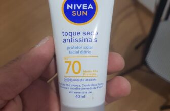 PROTEÇÃO ESSENCIAL PRA NÃO FICAR COM CARA DE MARACUJÁ SECO NIVEA SUN Protetor So…