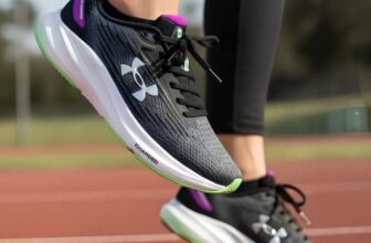 APENAS PISE FOFO Tênis Under Armour Charged Starlight Se DE 379 | POR 163 CUPOM:…