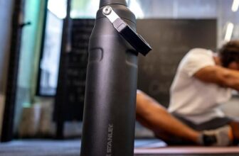 Stanley Garrafa Térmica Aerolight Fast Flow Black | 710ml POR 164 EM 5X Aplique…