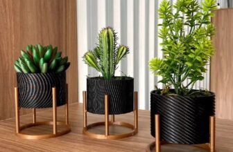 DECORE SEU CAFOFO Trio de Vasos Cachepot com Suporte DE 49 | POR 35,91 https://s…