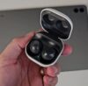 NO ÔNIBUS VOCÊ NÃO SOFRE OUVINDO AS VOVÓS FOFOCAREM Samsung Galaxy Buds Core Pre…