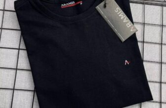 BÁSICA DE QUALIDADE Camiseta Aramis Crewneck Basic DE 199 | POR 97,49 em 4x CUPO…