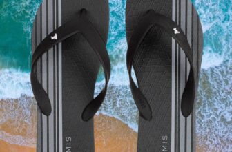 ITEM ESSENCIAL DAS FÉRIAS Chinelo Aramis Palmilha Anatômica DE 78,90 | POR 56htt…