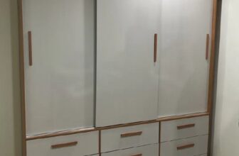 PRA VOCÊ QUE SE MUDOU E TÁ SEM GUARDA-ROUPA Guarda Roupa Casal 3 Portas 9 Gaveta…