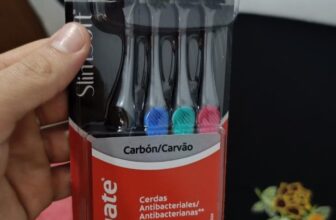 UMA ESCOVA PRA CADA VISITANTE DA SEMANA(domingo não chama ngm) 6 un. Escova de D…