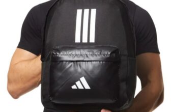 PRA QUEM CARREGA A VIDA NA BOLSA Mochila Clássica Treino 3 Listras Adidas DE 199…