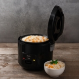 CHEGA DE QUEIMAR O ARROZ Panela Elétrica de Arroz Rizzo Elgin 5 Xícaras, 400W, 1…