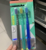 PRIMA POBRE DA CURAPROX KESS Pack com 3 Escovas Dentais Pro Extra Macias DE 24 |…
