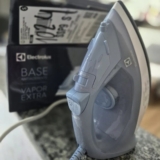 NÃO PRECISA SAIR PARECENDO UM ORIGAMI Ferro de Passar Roupa a Vapor e a Seco Ele…
