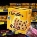 JÁ TÁ COM SAUDADE? Chocottone Bauducco 400g DE 24,99 | POR 12,50 https://amzn.to…