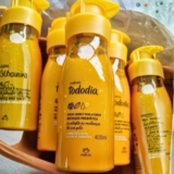 CHEIROSO E VC FICA FRESQUIN Creme Nutritivo Limão Siciliano e Flor de Gardênia T…