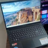 NOTE CUSTO x BENEFÍCIO Notebook ASUS Vivobook Go 15 AMD Ryzen 5 7520U, 8GB RAM, …